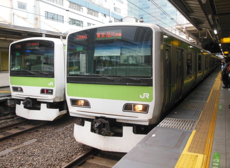 JR_Yamanote_line_train